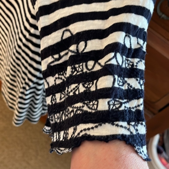Talbots Blue And White Striped Tunic With Sleeve Embroidery 🧵 Preloved - Picture 2 of 8